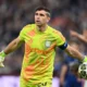 Emiliano Martínez: Pilar Aston Villa yang Tak Tergoyahkan dan Ancaman Baru bagi Inggris