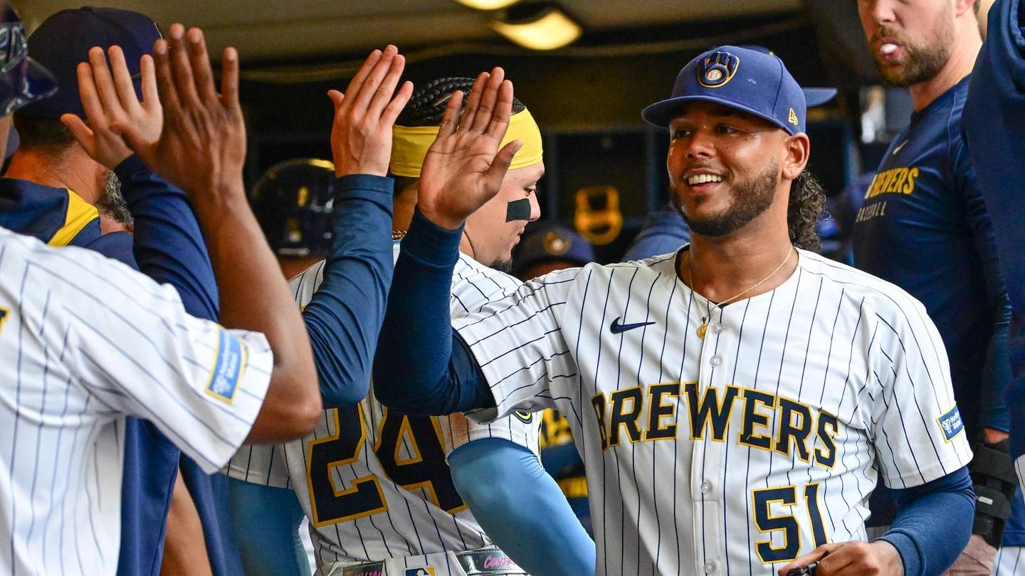 Freddy Peralta Kembali ke Milwaukee, Dihadiahi Kekalahan oleh Mantan Tim