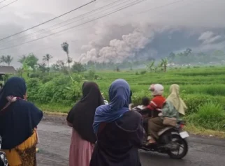 Gempa Malang Hari Ini? Gunung Semeru Erupsi, Warga Diimbau Waspada