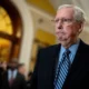 Gubernur Kentucky Minta McConnell Buktikan Kebugaran atau Mundur