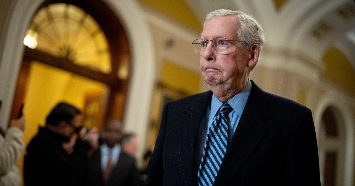 Gubernur Kentucky Minta McConnell Buktikan Kebugaran atau Mundur