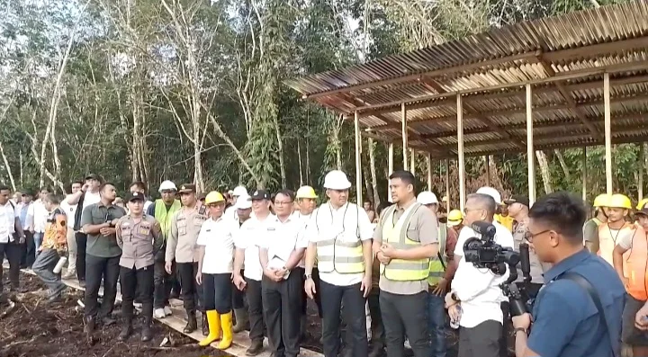Gubernur Sumut Tinjau Pembangunan Relokasi SMKN 1 Gido, Target Selesai November