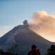 Gunung Merapi Luncurkan Awan Panas Guguran 2 Km Pagi Ini: Ancaman dan Imbauan BPPTKG