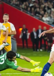 Haaland Hancurkan Brasil, Douglas Santos Gagal Kawal Monster Norwegia