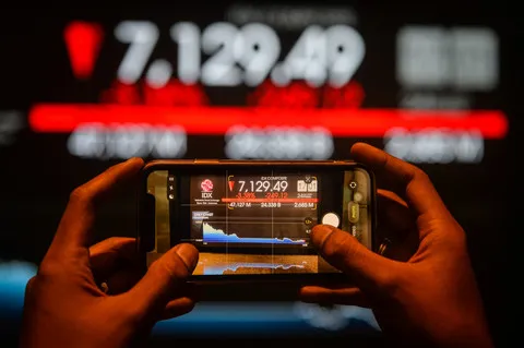 IHSG Diprediksi Melemah Lagi, Investor Cermati Data Inflasi RI