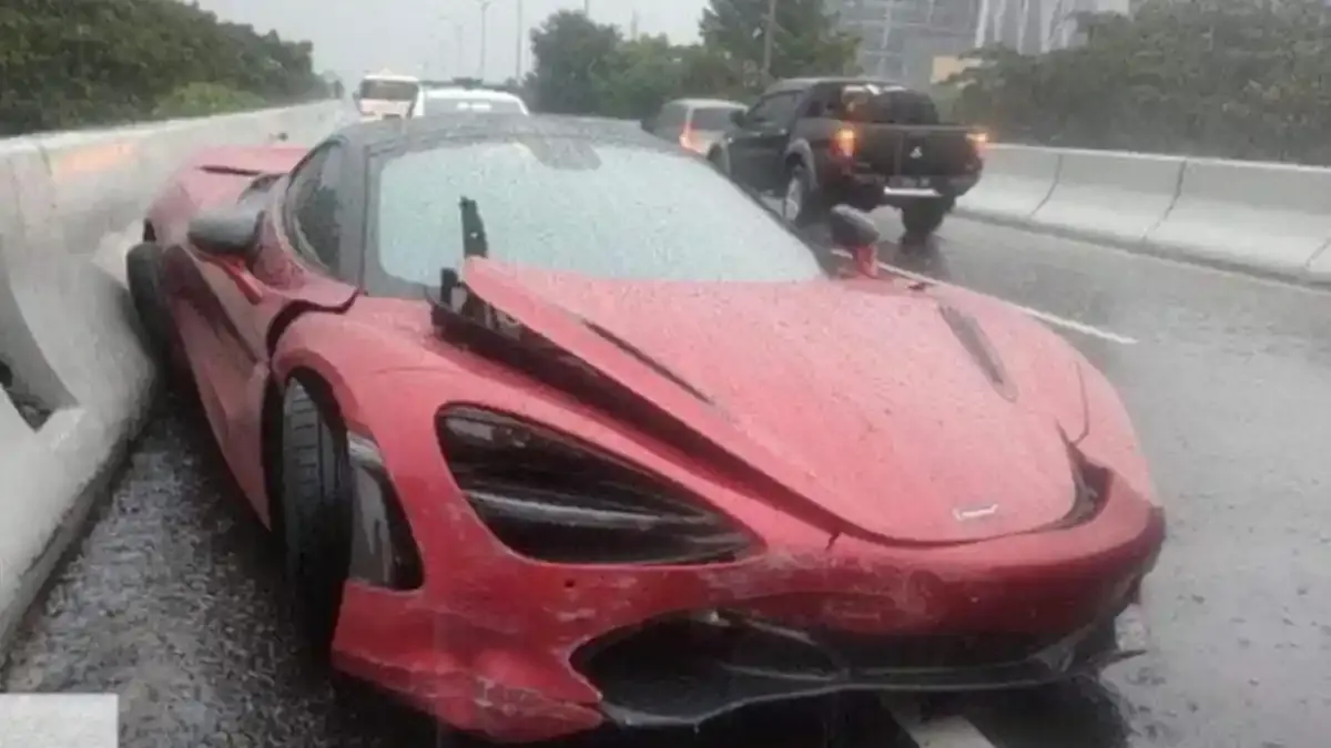Kecelakaan Mengerikan McLaren 720S Andra ST, Ban Selip Jadi Penyebab?