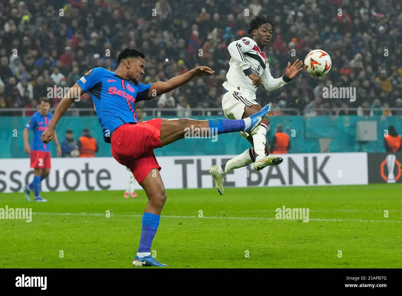 Kembalinya Siyabonga Ngezana: FCSB Tak Lagi Buru Bek Tengah Baru