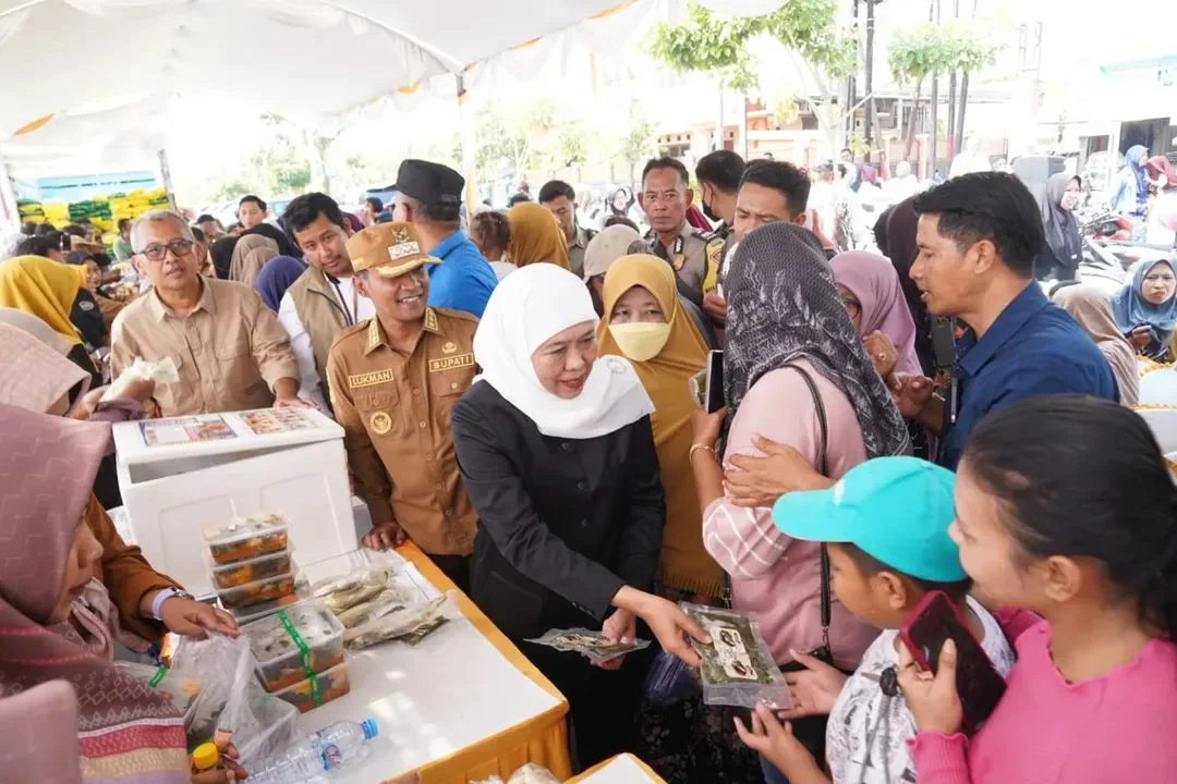 Kendalikan Inflasi, Gubernur Jatim dan Bupati Bangkalan Tinjau Pasar Murah: Upaya Nyata Menjaga Daya Beli Masyarakat