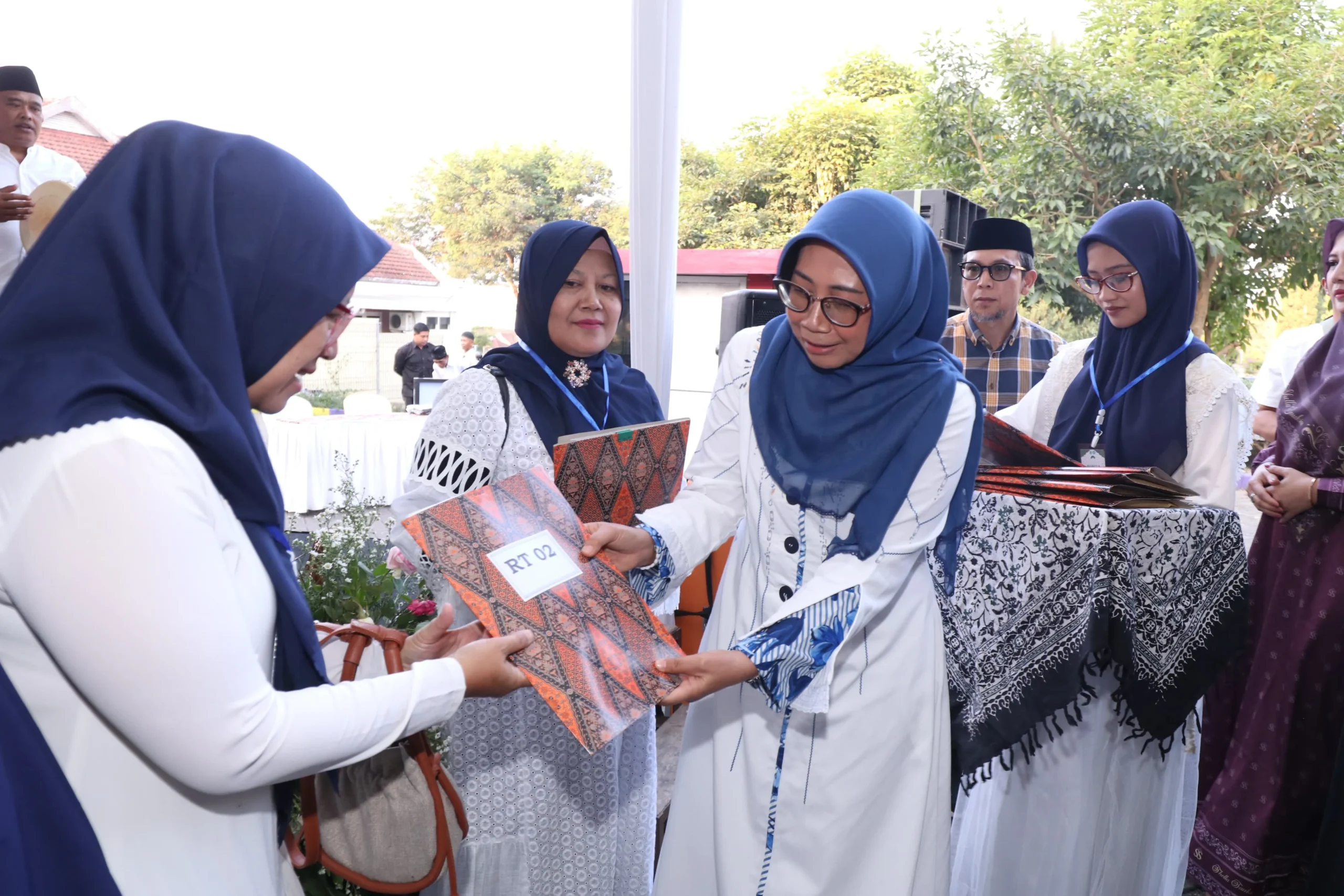 Ketua TP PKK Batu Apresiasi Santunan Warga RW 1 Sisir, Tradisi Lebih dari 15 Tahun