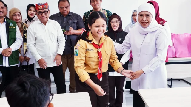 Khofifah Undang Siswi Sekolah Rakyat Banyuwangi Tampil di Grahadi: Apresiasi Bakat dan Komitmen Pendidikan Gratis