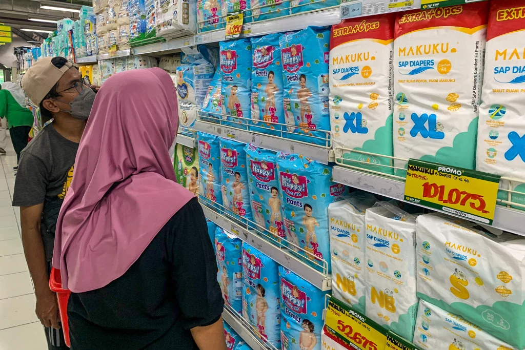Kontroversi Kontrak Popok Bayi di California: Transparansi Dipertanyakan di Tengah Polemik Politik