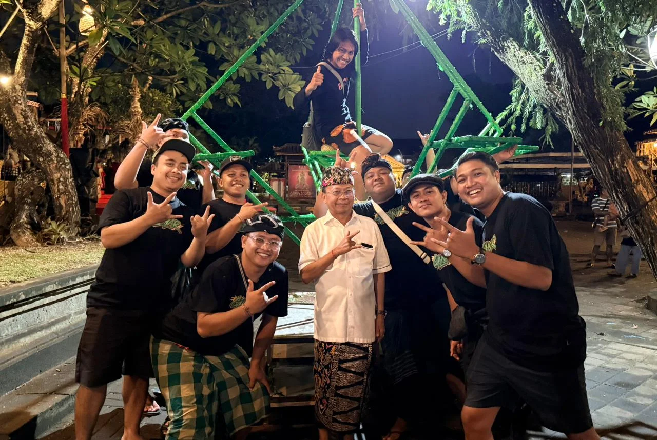 Koster Saksikan Parade Gong Kebyar Duta Gianyar dan Badung: Dukungan Nyata untuk Seniman Bali