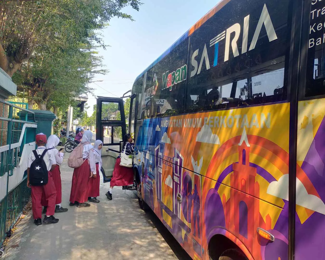 Layanan Bus Sekolah Kediri Kembali Dibuka untuk Pelajar: Solusi Transportasi Aman di Tahun Ajaran Baru