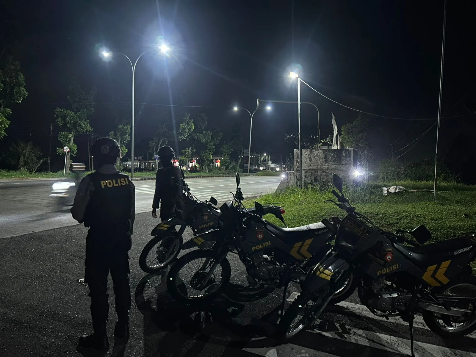 Malam Minggu yang Dingin: Tim Raimas Sat Samapta Polres Klungkung Gencar Patroli di Bypass Ida Bagus Mantra untuk Cegah Kejahatan Jalanan