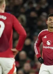 Manchester United FC Gelar Revolusi Lini Tengah: Dua Gelandang Baru Target Setelah Andrey Santos