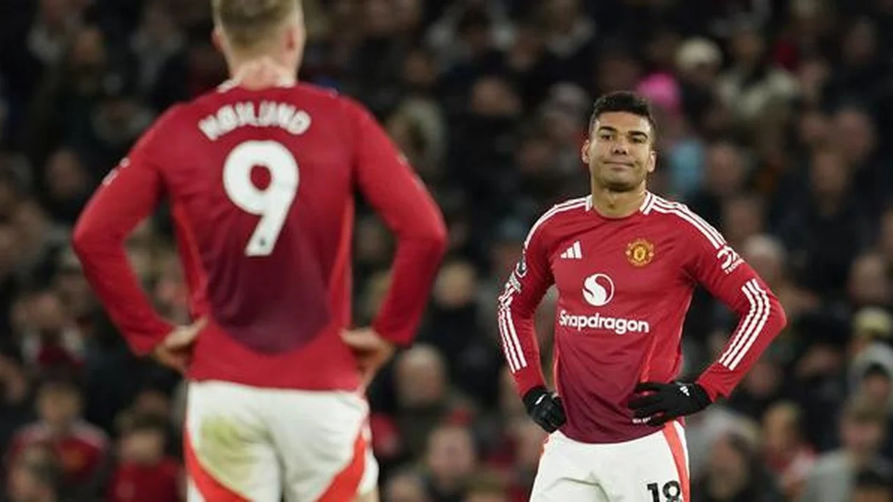 Manchester United FC Gelar Revolusi Lini Tengah: Dua Gelandang Baru Target Setelah Andrey Santos