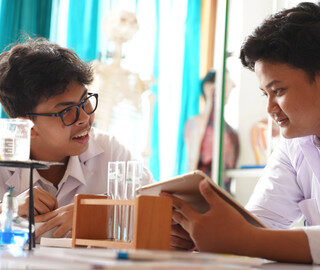 Mengapa Wali Kelas SMA Berperan sebagai Mentor Kehidupan