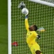 Mike Maignan, Kiper Tangguh Prancis, Kini Favorit Raih Golden Glove Piala Dunia 2026