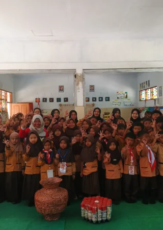 MPLS Terakhir, Siswa SDN Selolembu Dilatih Kelola Bank Sampah