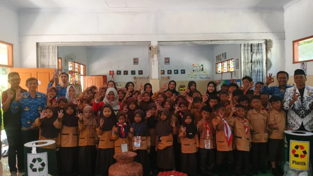 MPLS Terakhir, Siswa SDN Selolembu Dilatih Kelola Bank Sampah