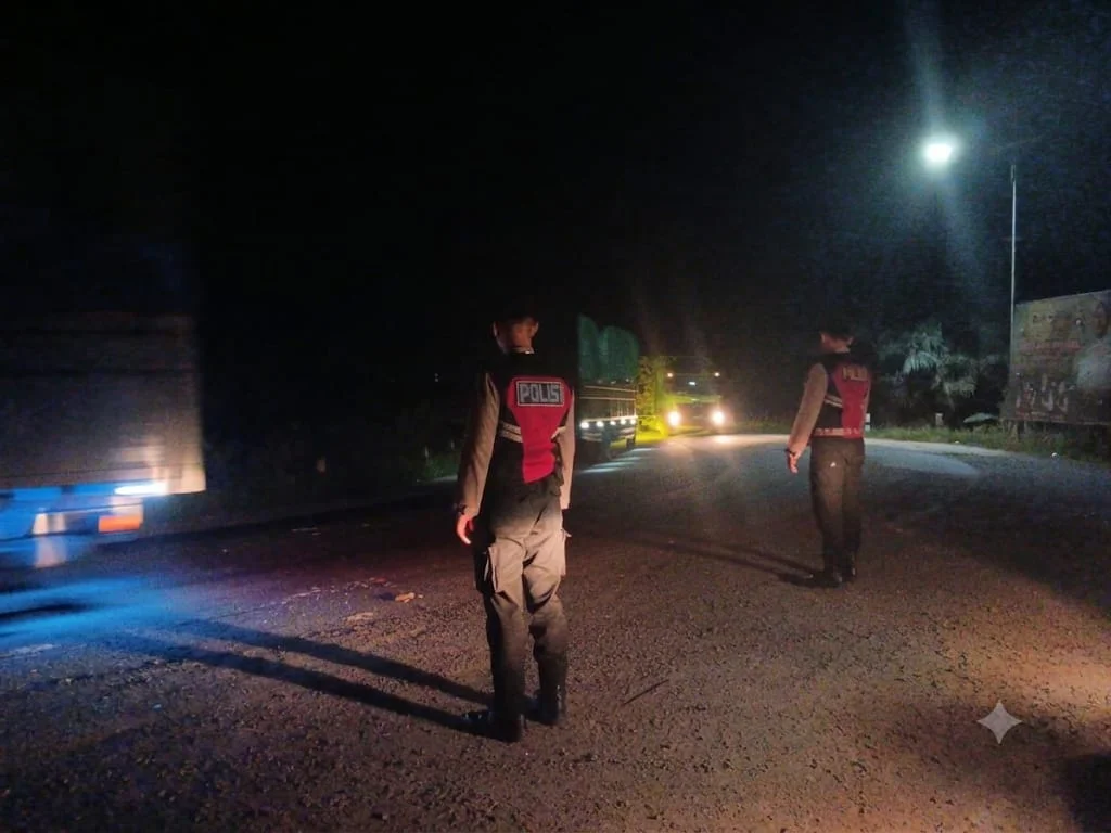 Patroli Malam Polres Mesuji Tingkatkan Rasa Aman dan Kedekatan dengan Masyarakat