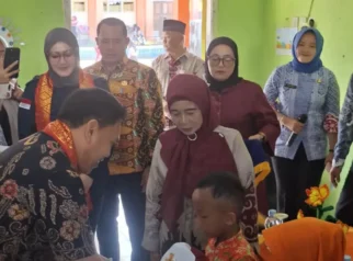 Pemkab Lebong Bagikan Seragam Sekolah Gratis untuk Ringankan Beban Orang Tua