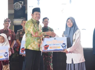 Pemkab Sidoarjo Luncurkan 4.000 Beasiswa, Tekan Putus Sekolah