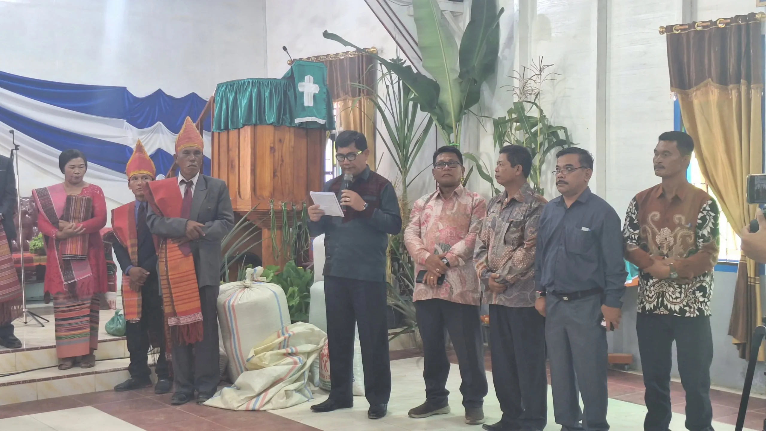 Pemkab Taput Hadiri Pesta Gotilon HKBP Parsaoran: Perkuat Sinergi Pemerintah dan Gereja untuk Pembangunan Daerah