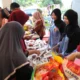 Pemkot Surabaya Gelar Pasar Murah di Kedung Cowek, Warga Antusias Berburu Bahan Pokok di Bawah Harga Pasar