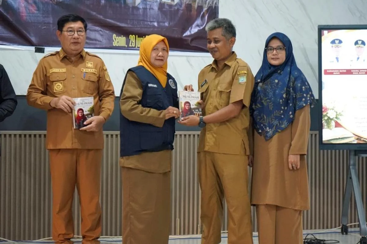 Perjalanan Hidup Ibu Muslimah Diabadikan dalam Buku Inspiring Teacher