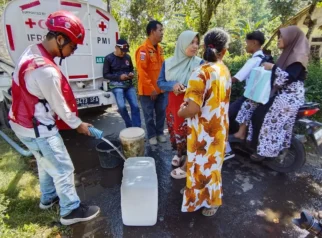 PMI Jember Siagakan Distribusi Air Bersih Selama Musim Kemarau