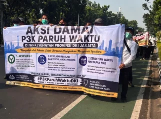 PPPK Paruh Waktu Dinkes DKI Demo di Balai Kota, Tuntut Gaji 13 dan Setara ASN