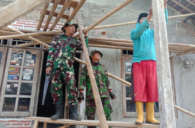Progres Pembangunan RTLH Pak Paidi Kian Baik, Satgas TMMD dan Warga Gotong Royong