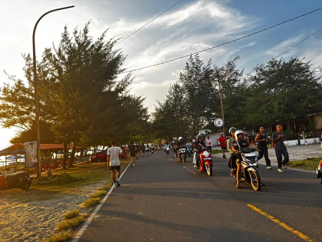Ramai Jogging di Pantai Panjang, Pengunjung Minta Disediakan Jalur Khusus