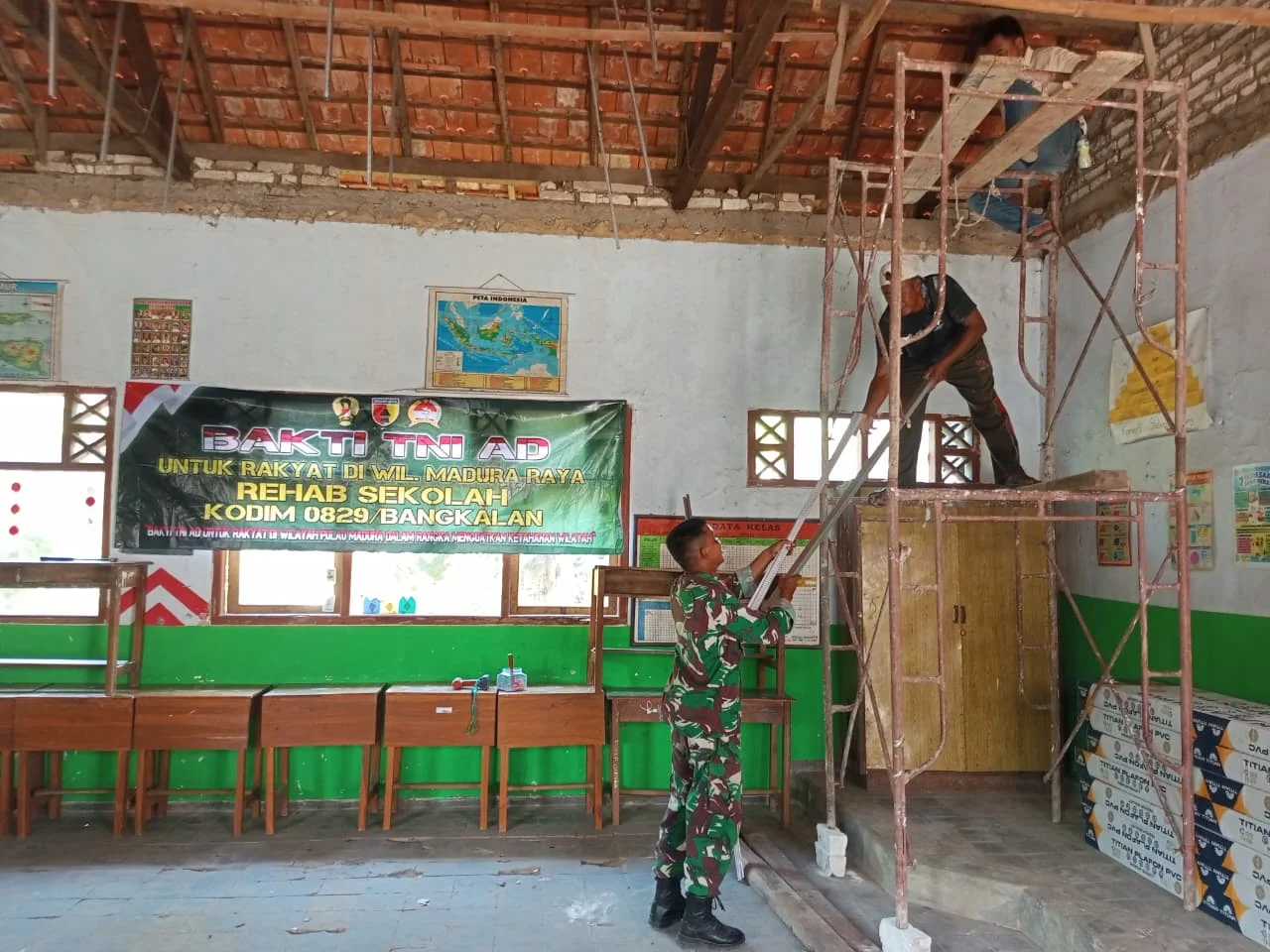 Rehabilitasi SDN Pataonan 1: Wujud Nyata Kemanunggalan TNI-Rakyat dalam Membangun Pendidikan Madura