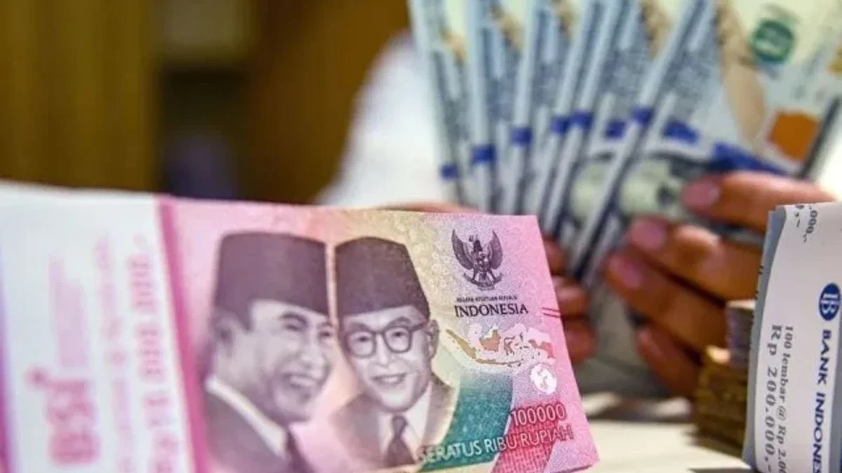 Rupiah Menguat Tipis ke Rp18.065, Tapi Ancaman Pelemahan Masih Membayangi