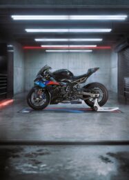 Sasis Baru BMW M 1000 RR Dongkrak Grip Maksimal: Revolusi Handling di Kelas Superbike