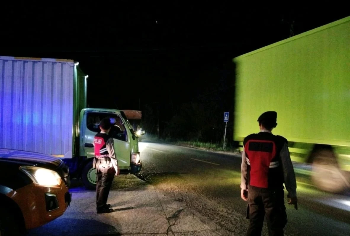 Sat Samapta Polres Mesuji Intensifkan Patroli di Exit Tol Simpang Pematang untuk Jamin Keamanan dan Kelancaran Arus Lalu Lintas