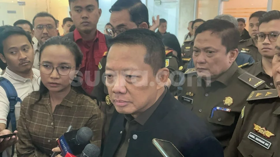 Skandal Febrie Adriansyah: Pelimpahan ke Kejagung Dipertanyakan, Anang Supriatna Buka Suara soal 74 Kg Emas