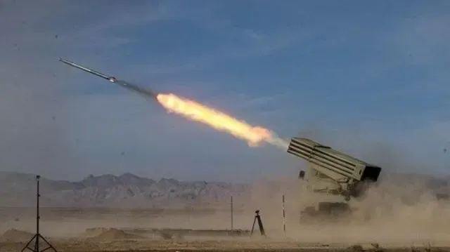 Teheran Kembali Menggempur: Rudal Balistik dan Drone Arash Hantam Pangkalan AS di Arab Saudi dan Bahrain