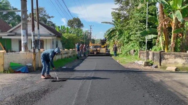 Tingkatkan Infrastruktur, Pemkab Jombang Masifkan Perbaikan Jalan dengan Anggaran Rp23,46 Miliar