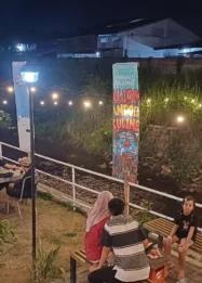 Tren Cafe Estetik Tepi Sungai di Kediri: Potensi Wisata Baru yang Menjanjikan