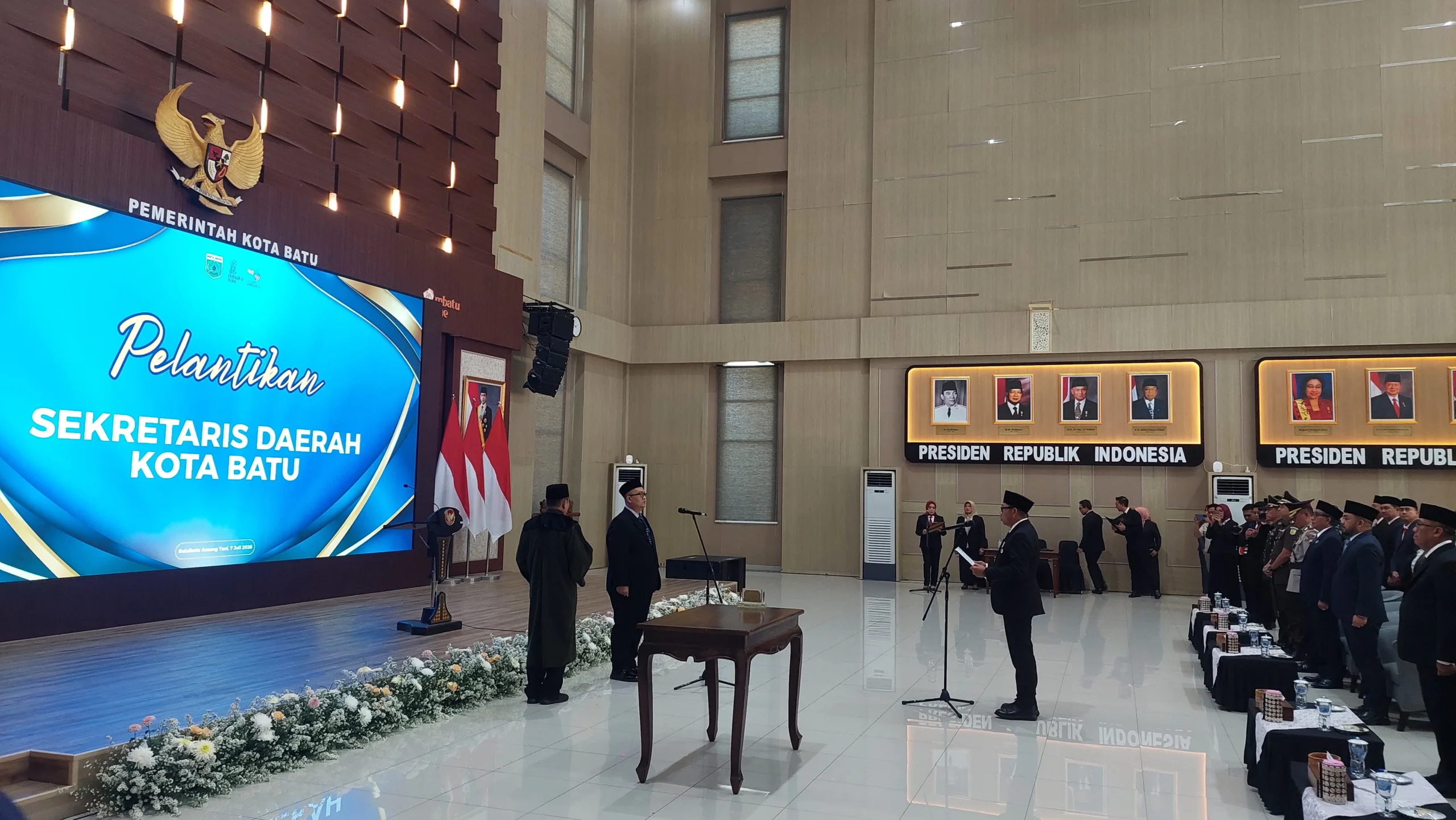 Wali Kota Batu Lantik Sekda Baru Alfi Nurhidayat, Perkuat Birokrasi untuk Wujudkan MBATU SAE