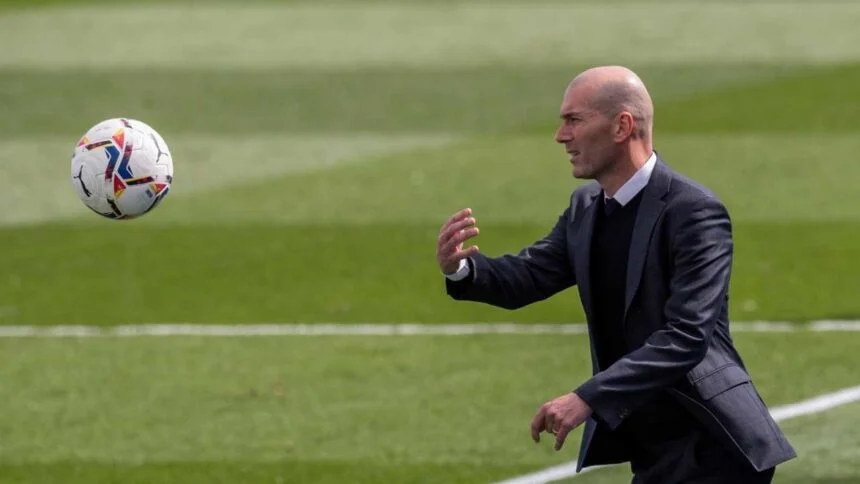Zinédine Zidane Siap Pimpin Revolusi Timnas Prancis: Staff 25 Orang, Data Analytics, dan Rekonsiliasi dengan Rekan 1998