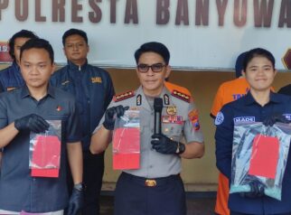 Resmob Polresta Banyuwangi menangkap dua terduga pelaku sindikat pencurian modus pecah kaca