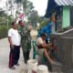 Babinsa Dampingi Pembangunan Tugu Prasasti di Wilayah Binaannya