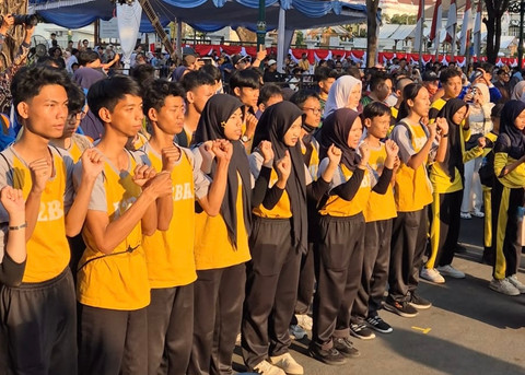 Bacakan Proklamasi dengan Bahasa Isyarat, Siswa Disabilitas di DIY Pecahkan MURI