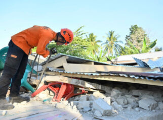 Basarnas Lakukan Penyisiran di Lokasi Terdampak Gempa NTT