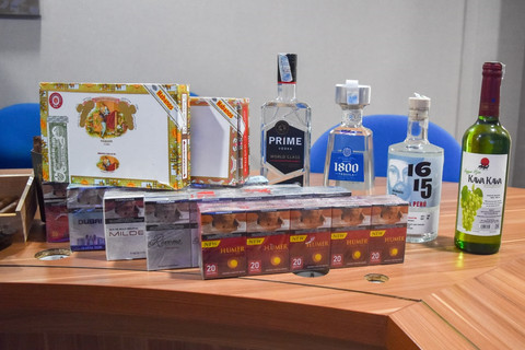Bea Cukai Jakarta Sita dan Musnahkan Rokok-Miras Ilegal Senilai Rp 20,18 M