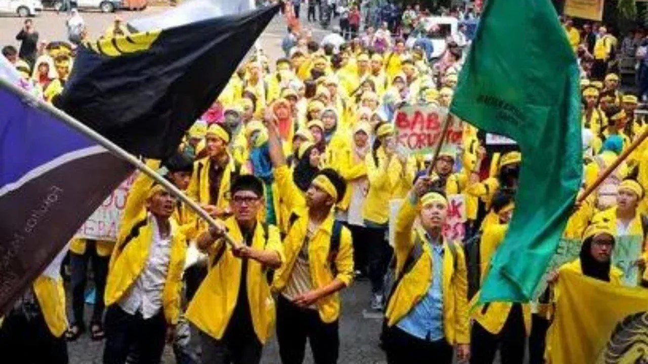 BEM UI Tuding Intimidasi Sistematis, Kemenhub Bantah Batalkan Sewa 24 Kopaja untuk Demo Mahasiswa
